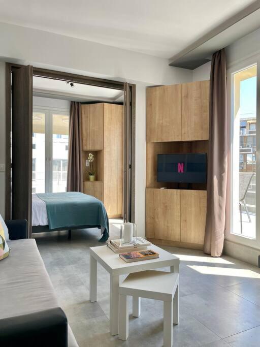 Domus City Apartment With Wonderful Balcony Salonicco Esterno foto