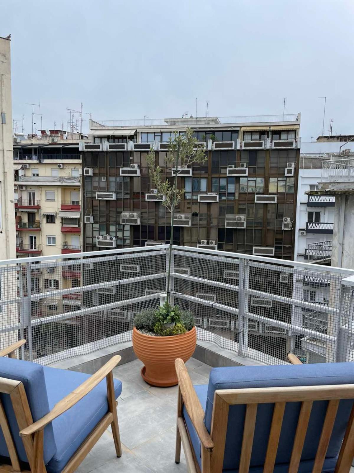 Domus City Apartment With Wonderful Balcony Salonicco Esterno foto